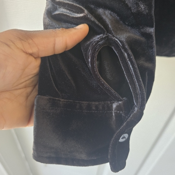 Old Navy Velvety Cropped Shirt Sz Large Black Women Long Sleeves Pockets Grunge - Picture 7 of 11